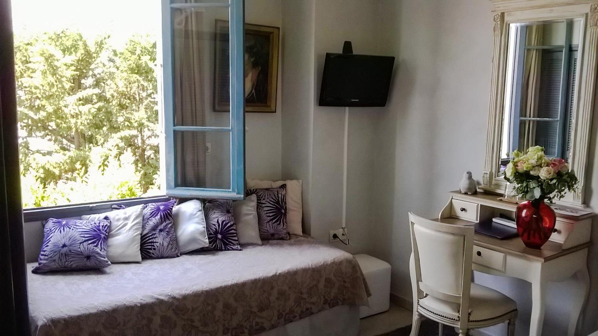 Triple Room with Terrace
